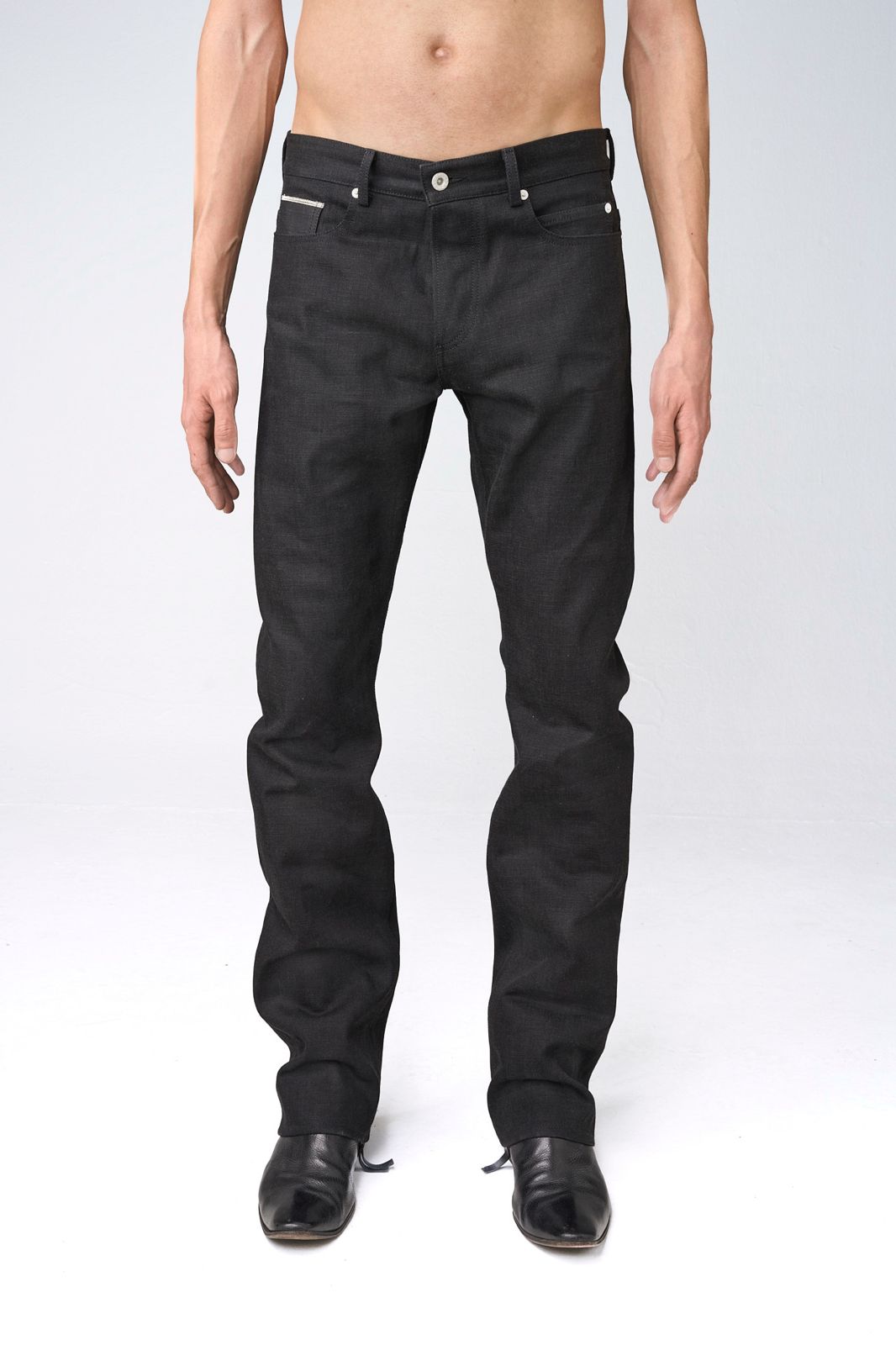 SLENDER CUT BLACK
